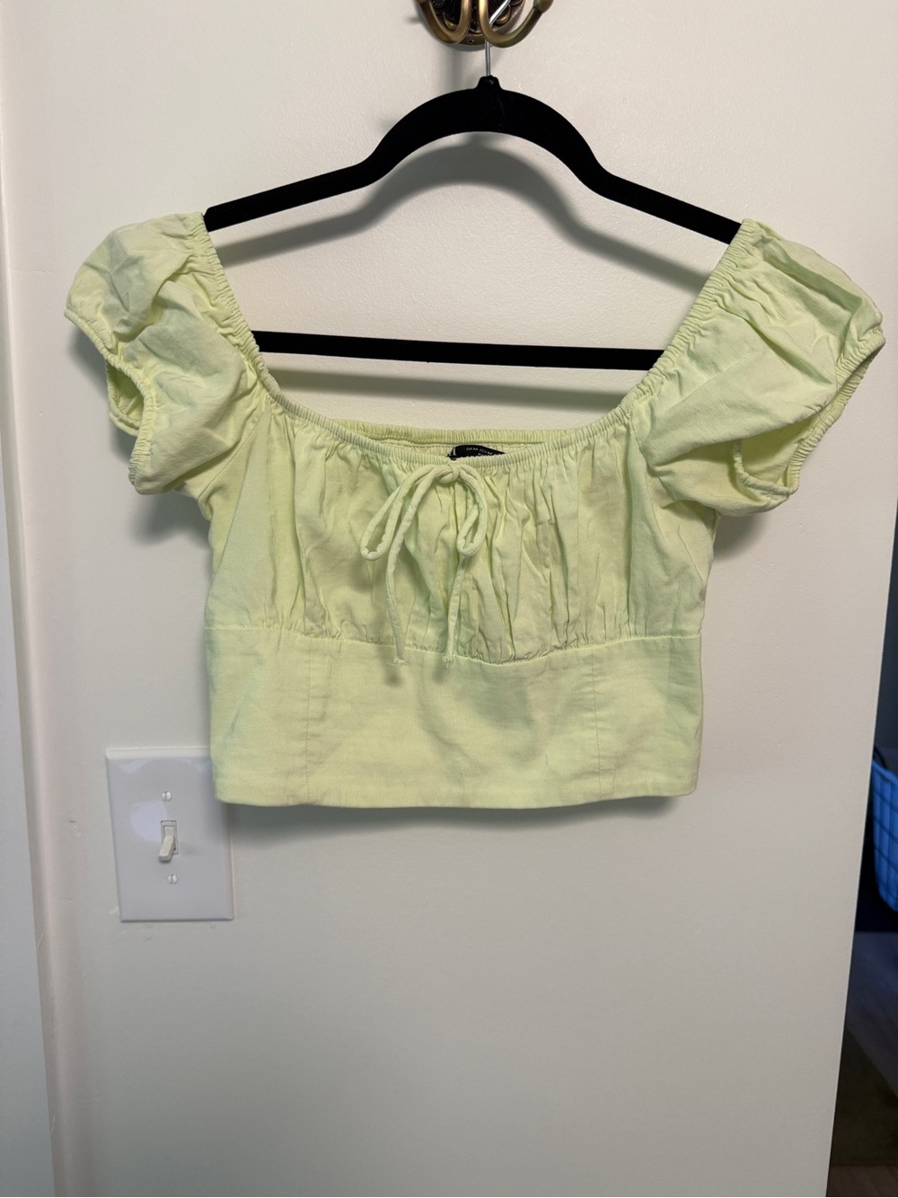 Zara Pale Lime Puff Sleeve Crop Top